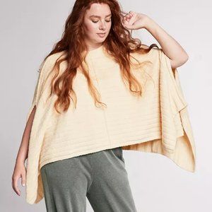 Women's Yummy Sweater Co. Poncho in Vanilla NWT